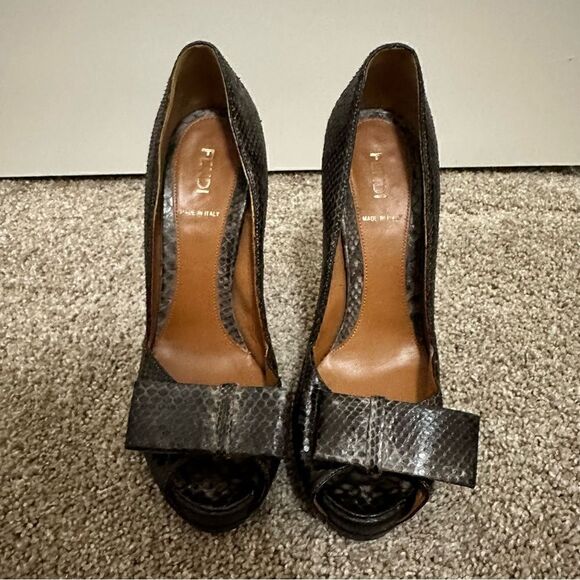 FENDI Black and Silver Snakeskin Bow Peep Tow Platform High Heels Pumps Size 37 - Picture 4 of 9